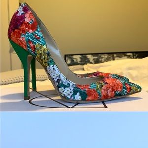Paul Andrew Flower Print Silk and Suede Pumps (36)